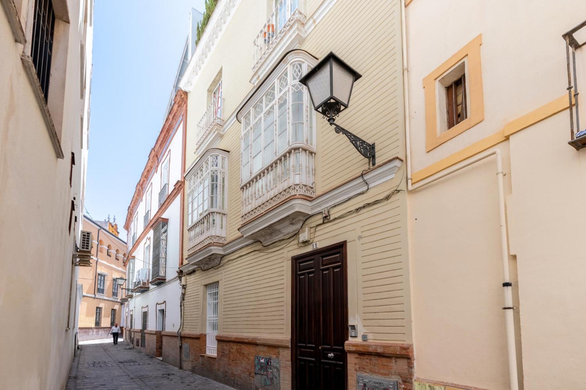 Apartamentos Rg Goyeneta Seville Exterior photo